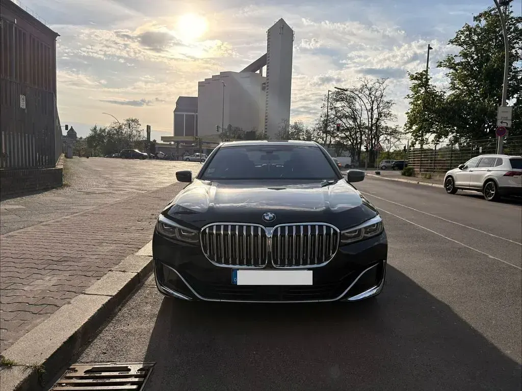 Gebraucht BMW 730 265 PS (194 kW) 2019 Schwarz Limousine