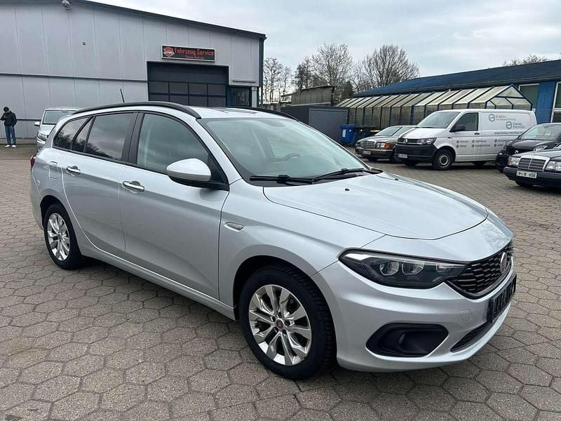 Gebraucht Fiat Tipo Easy 120 PS (88 kW) 2017 Silber Kombi