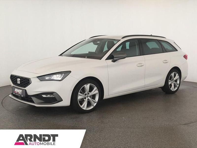 Weiß Gebraucht 2024 Seat Leon FR Limousine | 22.784 € (Fairer Preis) - Bild 1/4