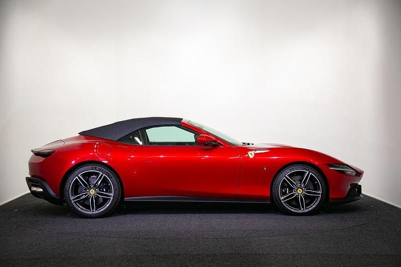 Gebraucht Ferrari Roma 620 PS (456 kW) 2025 Rot Coupé
