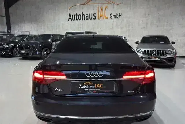 Gebraucht Audi A8 Comfort 435 PS (319 kW) 2015 Blau Limousine