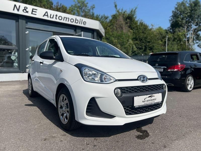 Weiß Gebraucht 2017 Hyundai i10 Classic Kleinwagen | 4.990 € (Superpreis) - Bild 1/4