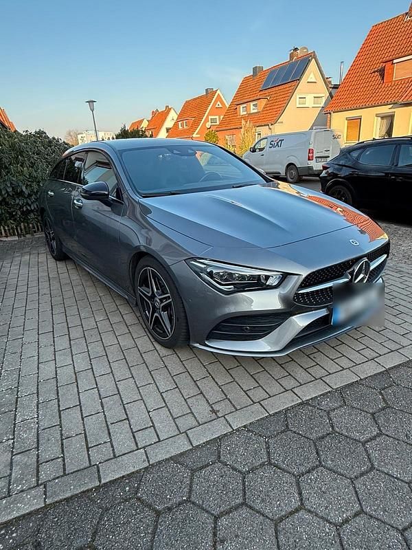 Grau Gebraucht 2022 Mercedes CLA250 Shooting Brake Kombi | 33.000 € (Fairer Preis) - Bild 1/1
