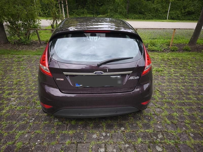 Gebraucht Ford Fiesta 68 PS (50 kW) 2011 Andere farben Kleinwagen