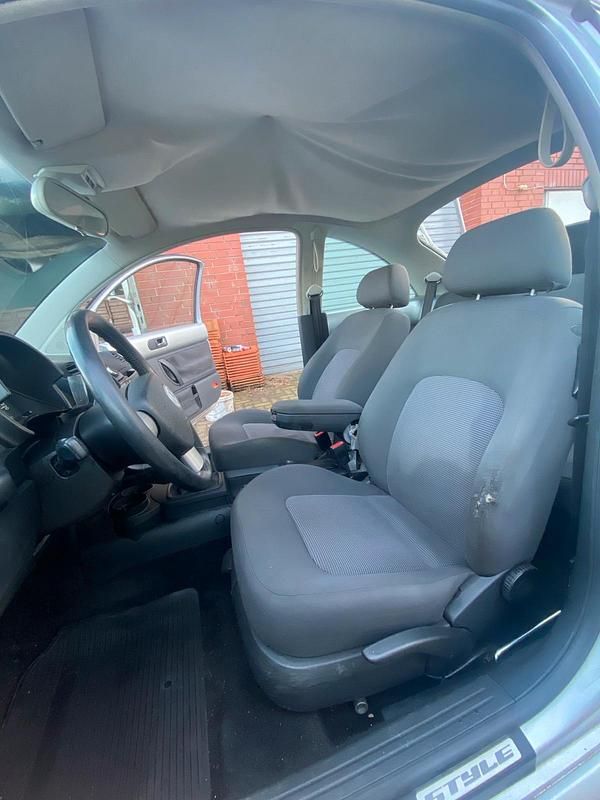 Gebraucht VW New Beetle 75 PS (55 kW) 2003 Silber Kleinwagen
