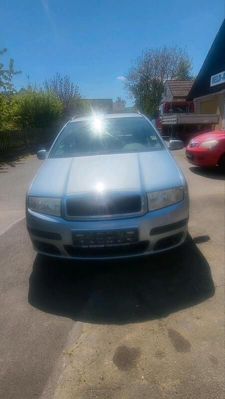 Silber Gebraucht 2005 Skoda Fabia Kombi | 390 € (Superpreis) - Bild 1/4