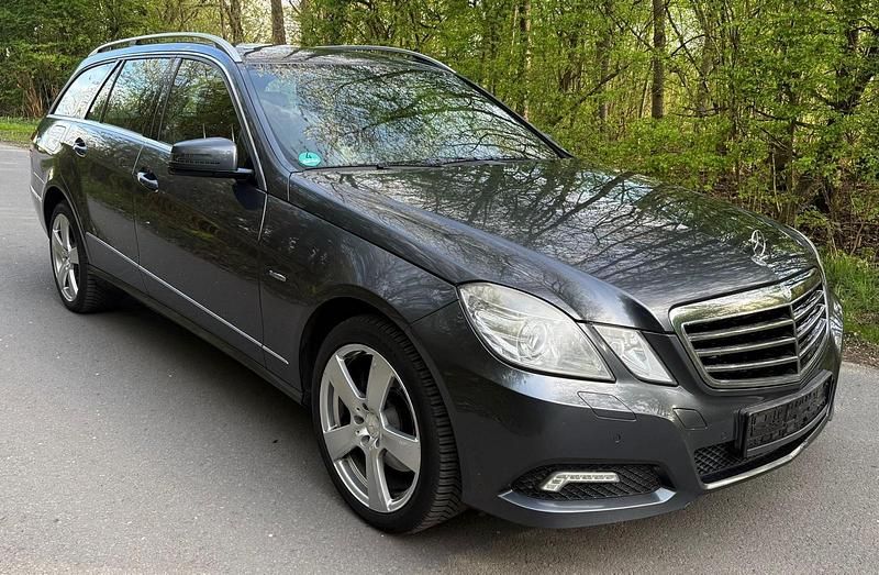 Gebraucht Mercedes E350 231 PS (169 kW) 2010 Grau Kombi