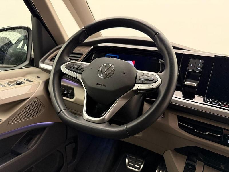 Gebraucht VW Multivan Style 150 PS (110 kW) 2025 Schwarz Van