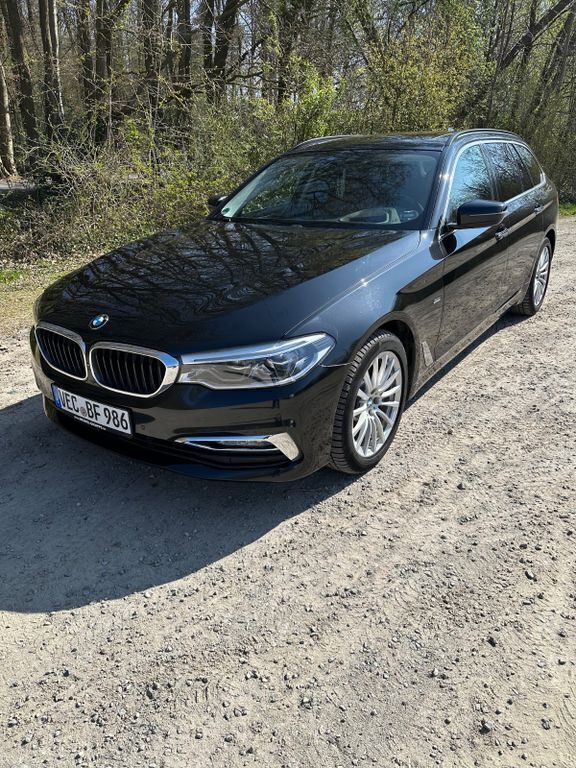 Schwarz Gebraucht 2017 BMW 530 Sport Line Kombi | 19.700 € (Guter Preis) - Bild 1/4