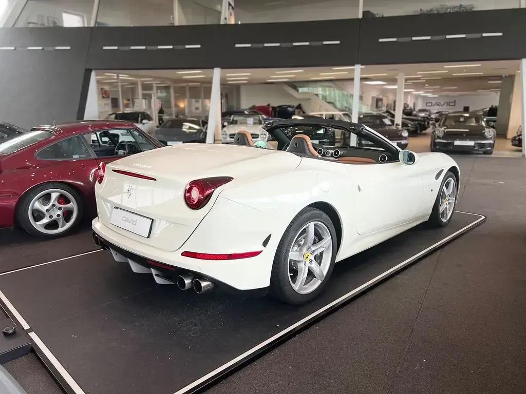 Gebraucht Ferrari California 560 PS (411 kW) 2015 Weiß Cabrio