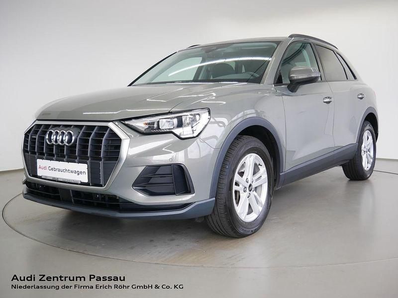 Grau Gebraucht 2022 Audi Q3 Comfort SUV | 31.540 € (Fairer Preis) - Bild 1/4