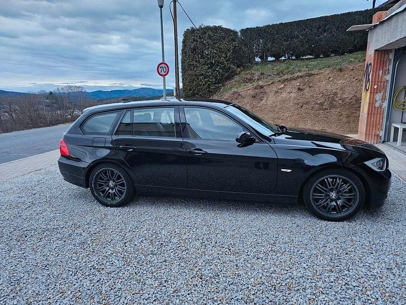 Gebraucht BMW 330 231 PS (169 kW) 2007 Schwarz Kombi