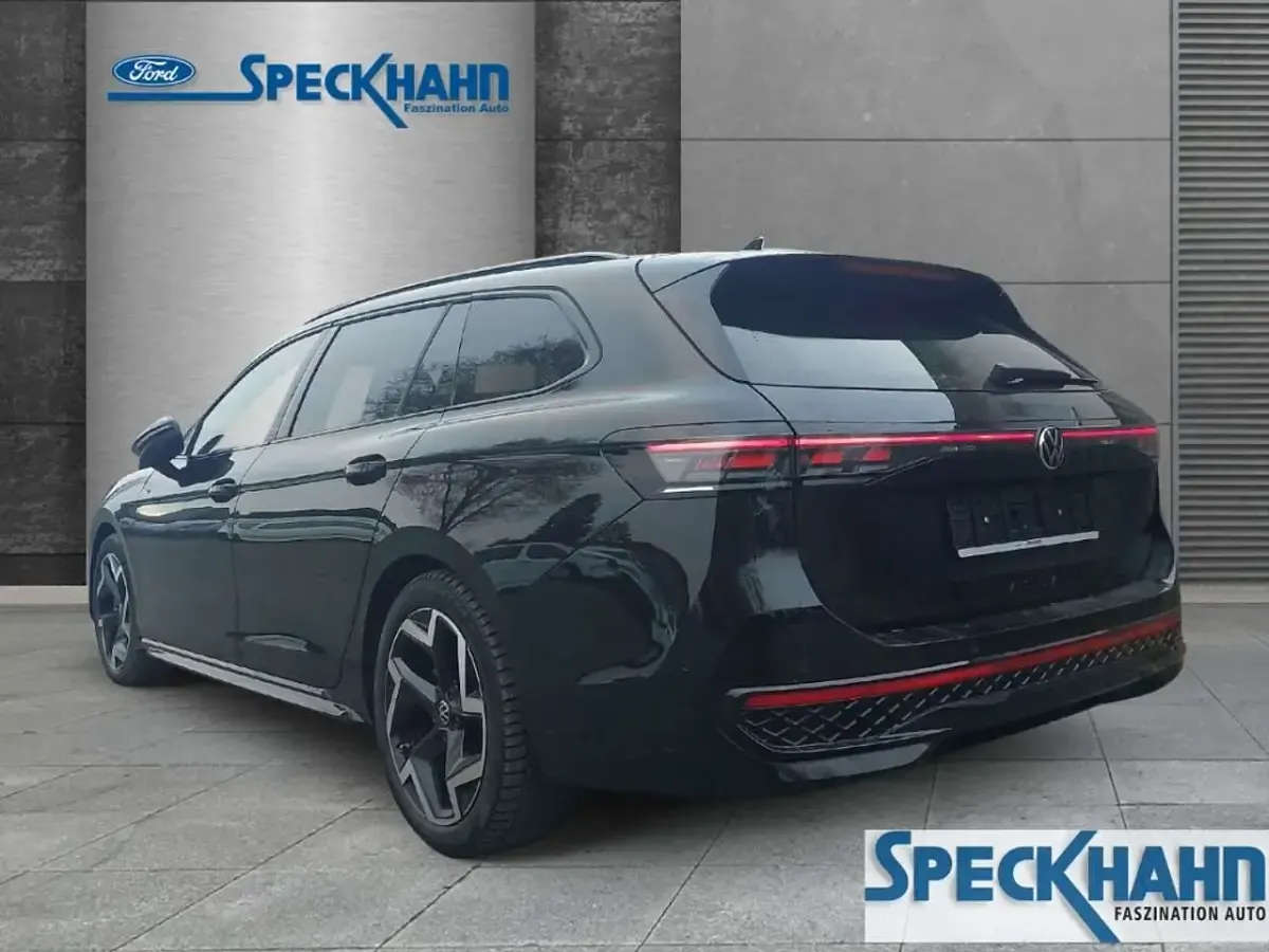 Gebraucht VW Passat R-line 193 PS (141 kW) 2025 Grenadillschwarz metallic Kombi
