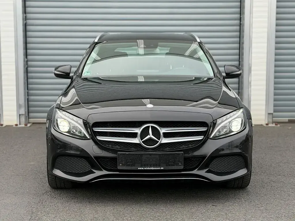 Second-hand Mercedes C220 Avantgarde 170 CP (125 kW) 2016 Negru Berlinǎ