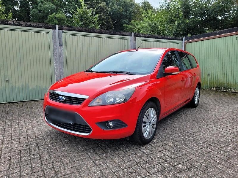 Rot Gebraucht 2009 Ford Focus Kombi | 2.400 € (Superpreis) - Bild 1/4
