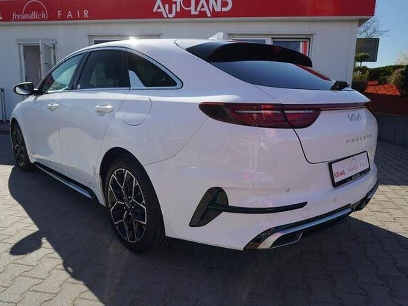 Gebraucht Kia ProCeed GT-Line 160 PS (117 kW) 2021 Weiß Kleinwagen
