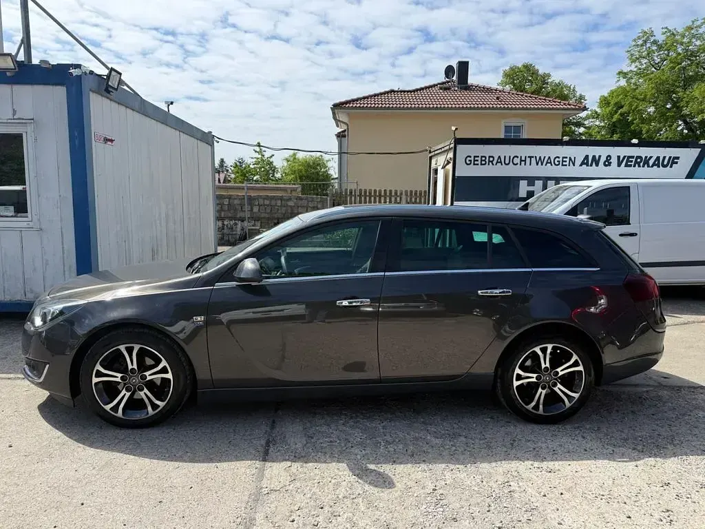 Gebraucht Opel Insignia 131 PS (96 kW) 2015 Phantom/rocky/asteroid grey Kombi