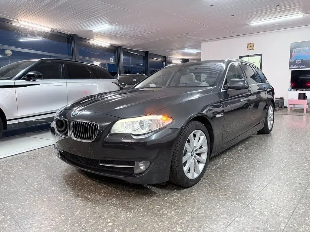 Gebraucht BMW 530 Comfort Edition 258 PS (189 kW) 2012 Grau Kombi