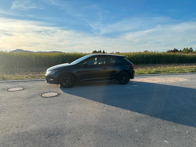 Second-hand Seat Leon 180 CP (132 kW) 2015 Negru Berlinǎ