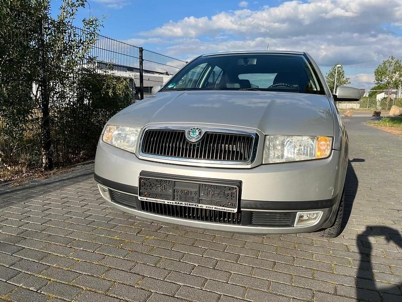 Silber Gebraucht 2000 Skoda Fabia Kleinwagen | 1.599 € (Fairer Preis) - Bild 1/4