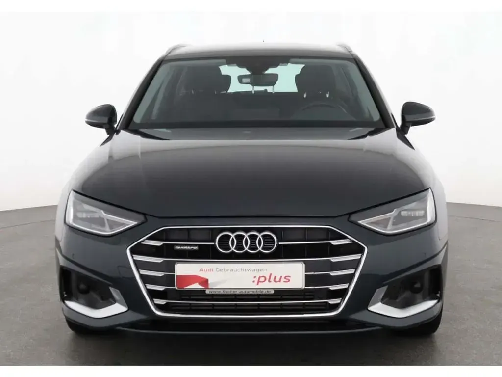 Używany Audi A4 Advanced 204 KM (150 kW) 2023 Szary Kombi