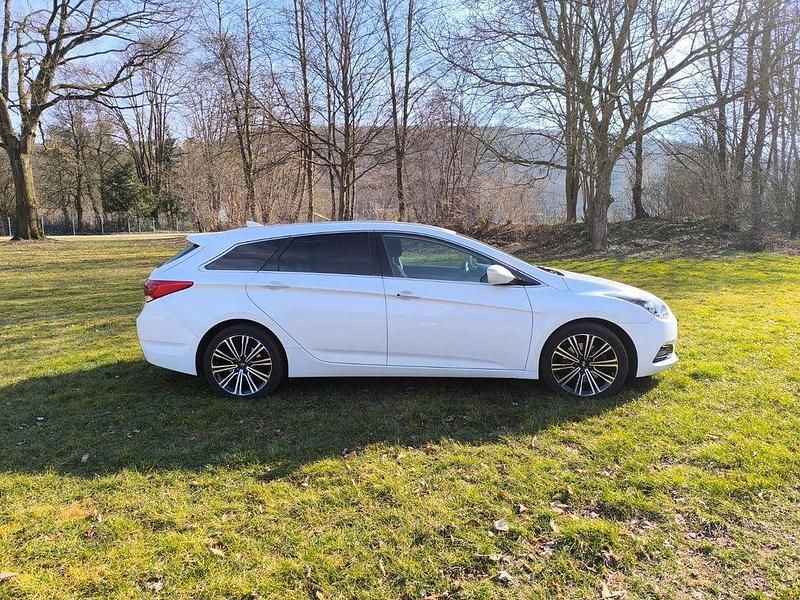 Gebraucht Hyundai i40 Style 141 PS (103 kW) 2016 Weiß Limousine