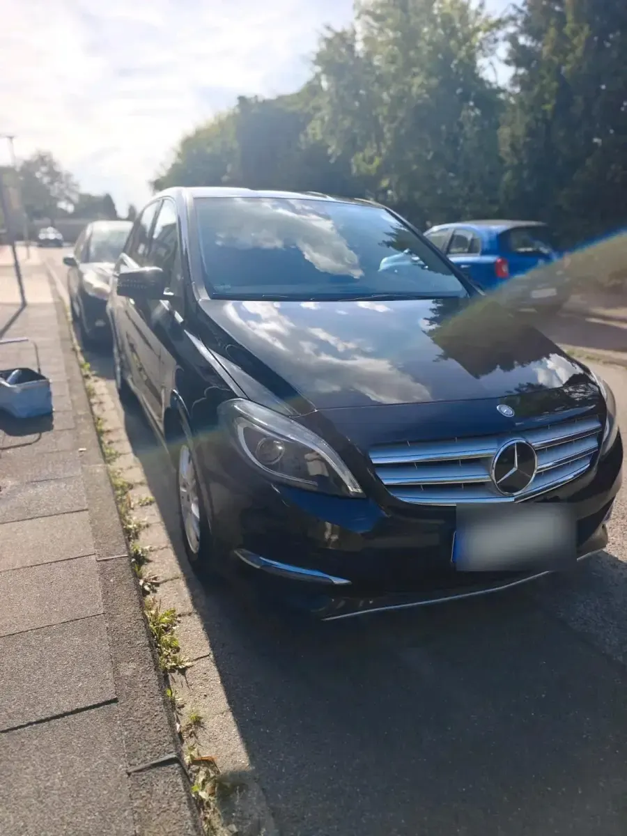 Gebraucht Mercedes B200 156 PS (114 kW) 2014 Schwarz Kleinwagen