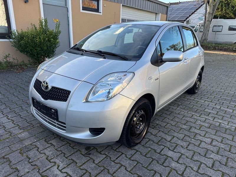 Silber Gebraucht 2007 Toyota Yaris Sol Kleinwagen | 2.700 € (Etwas zu teuer) - Bild 1/4