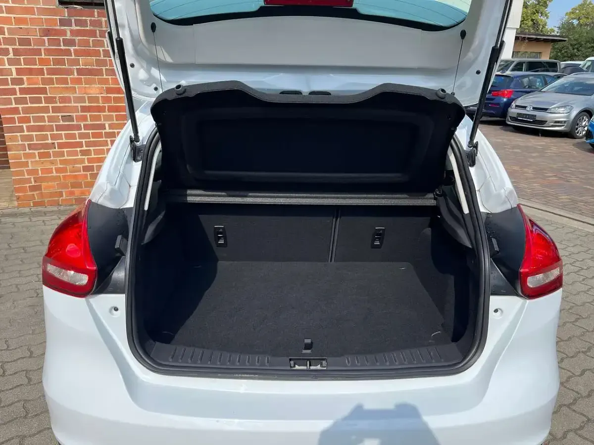 Gebraucht Ford Focus 150 PS (110 kW) 2017 Weiß Limousine