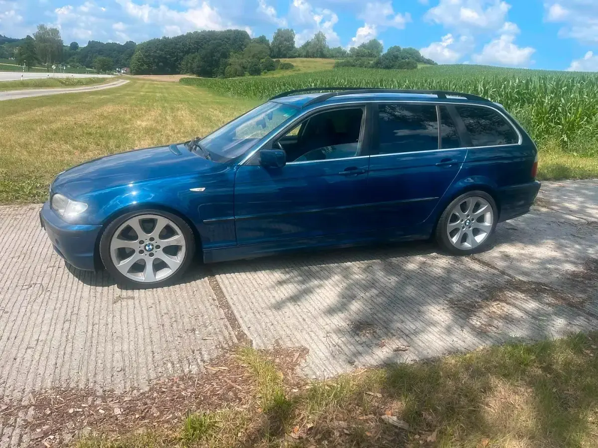 Gebraucht BMW 330 231 PS (169 kW) 2002 Blau Kombi