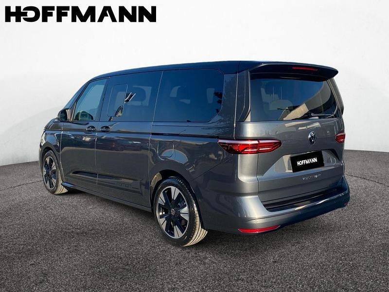 Gebraucht VW Multivan Life 150 PS (110 kW) 2026 Indium gray metallic Van