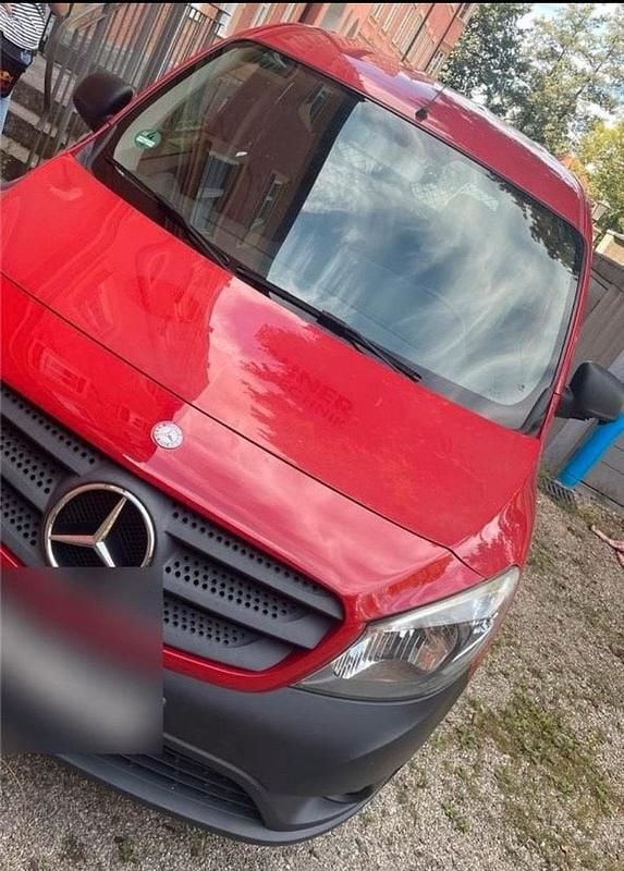 Rot Gebraucht 2016 Mercedes Citan 109 Van / Kleinbus | 5.500 € (Guter Preis) - Bild 1/4