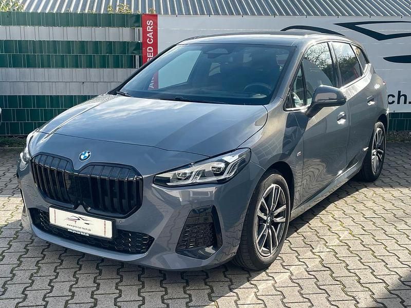 Grau Gebraucht 2024 BMW 218 M Sport Van / Kleinbus | 27.350 € (Guter Preis) - Bild 1/4