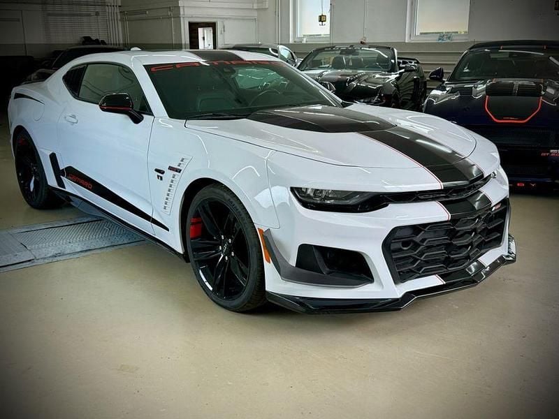 Weiß Gebraucht 2021 Chevrolet Camaro ZL1 | 30.491 € (Fairer Preis) - Bild 1/4