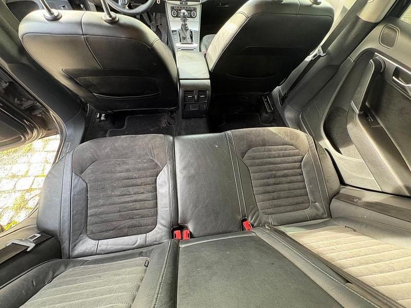 Gebraucht VW Passat Highline 140 PS (102 kW) 2011 Schwarz Kombi