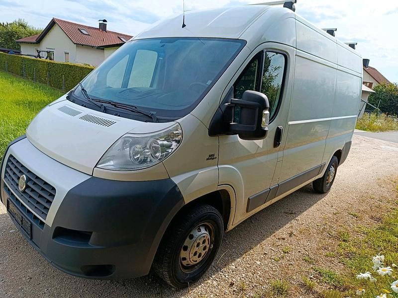 Weiß Gebraucht 2012 Fiat Ducato Van | 10.000 € (Etwas zu teuer) - Bild 1/4
