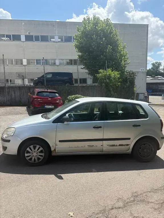 Gebraucht VW Polo 64 PS (47 kW) 2005 Silber Limousine