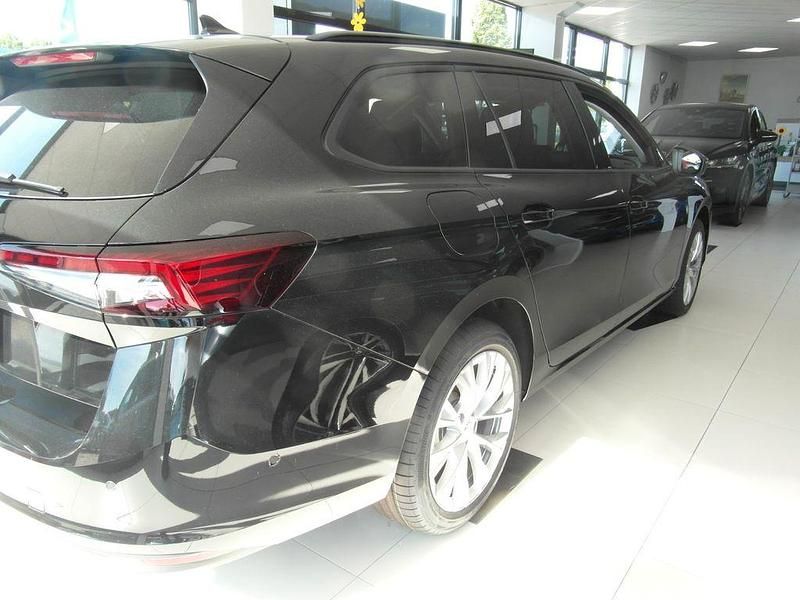 Gebraucht Skoda Superb Selection 150 PS (110 kW) 2024 Schwarz Kombi