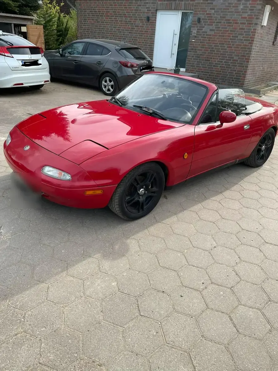 Używany Mazda MX5 90 KM (66 kW) 1998 Czerwony Kabriolet