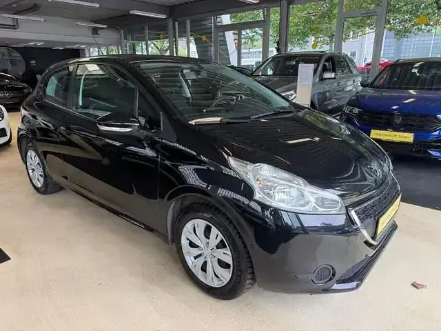 Gebraucht Peugeot 208 Active 82 PS (60 kW) 2015 Schwarz Kleinwagen