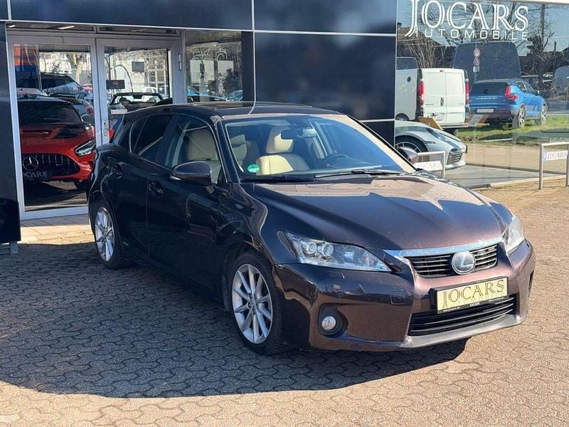 Gebraucht Lexus CT200h Luxury Line 136 PS (100 kW) 2012 Violett Limousine