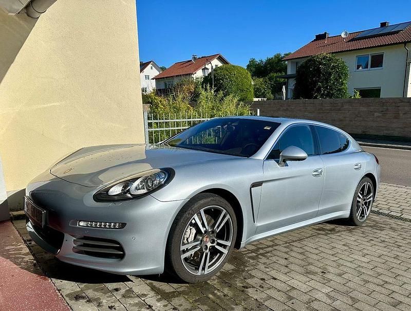 M7u rhodiumsilber metallic Gebraucht 2013 Porsche Panamera 4S Chrono Limousine | 39.999 € (Fairer Preis) - Bild 1/4