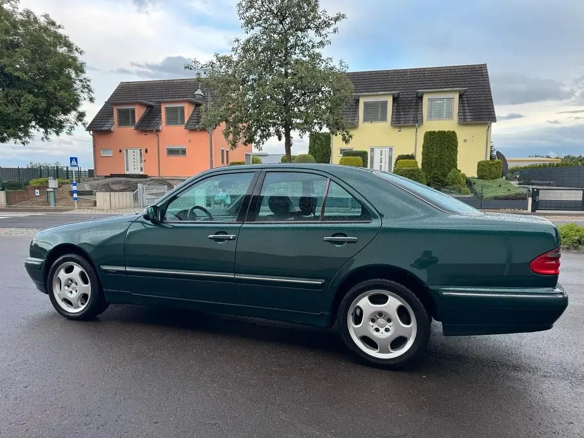 Gebraucht Mercedes E430 Avantgarde 279 PS (205 kW) 2001 Grün Limousine