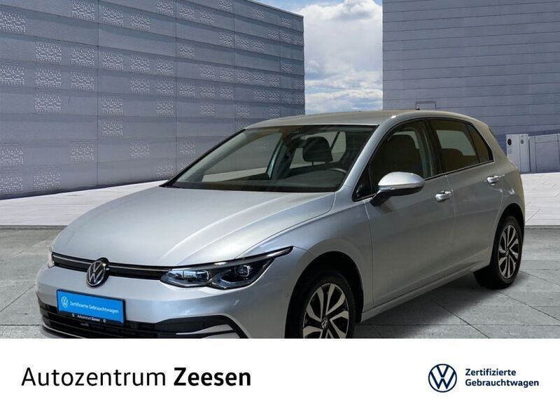 Reflexsilber (metallic) Gebraucht 2023 VW Golf VIII Active Limousine | 26.450 € (Fairer Preis) - Bild 1/4
