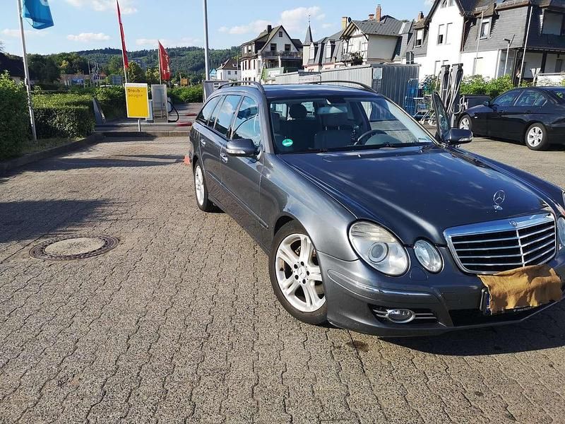 Gebraucht Mercedes E320 Avantgarde 224 PS (164 kW) 2006 Kombi