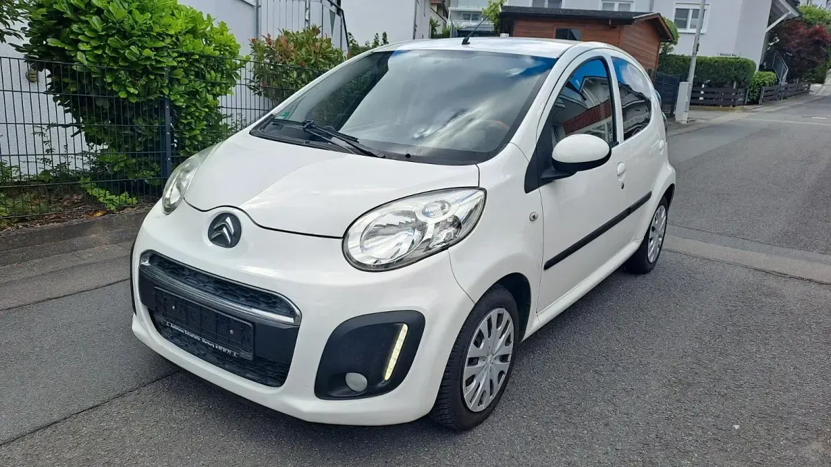 Gebraucht Citroën C1 SELECTION 68 PS (50 kW) 2013 Weiß Kleinwagen