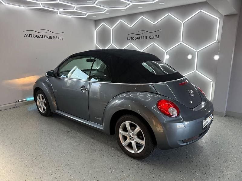 Gebraucht VW New Beetle Cabriolet 102 PS (75 kW) 2010 Grau Cabrio