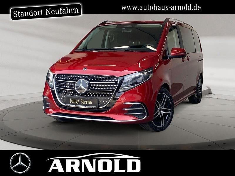 Rot (hyazinthrot) Gebraucht 2024 Mercedes V220 Style Van / Kleinbus | 66.950 € - Bild 1/4