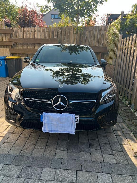 Schwarz Gebraucht 2018 Mercedes GLC250 Coupé | 33.900 € (Guter Preis) - Bild 1/4