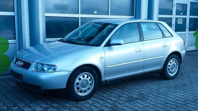 Gebraucht Audi A3 Ambiente 101 PS (74 kW) 1999 Silber Limousine
